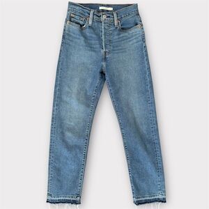 Levi’s Wedgie Straight Raw Hem Medium Wash Jeans Button Fly Size 26